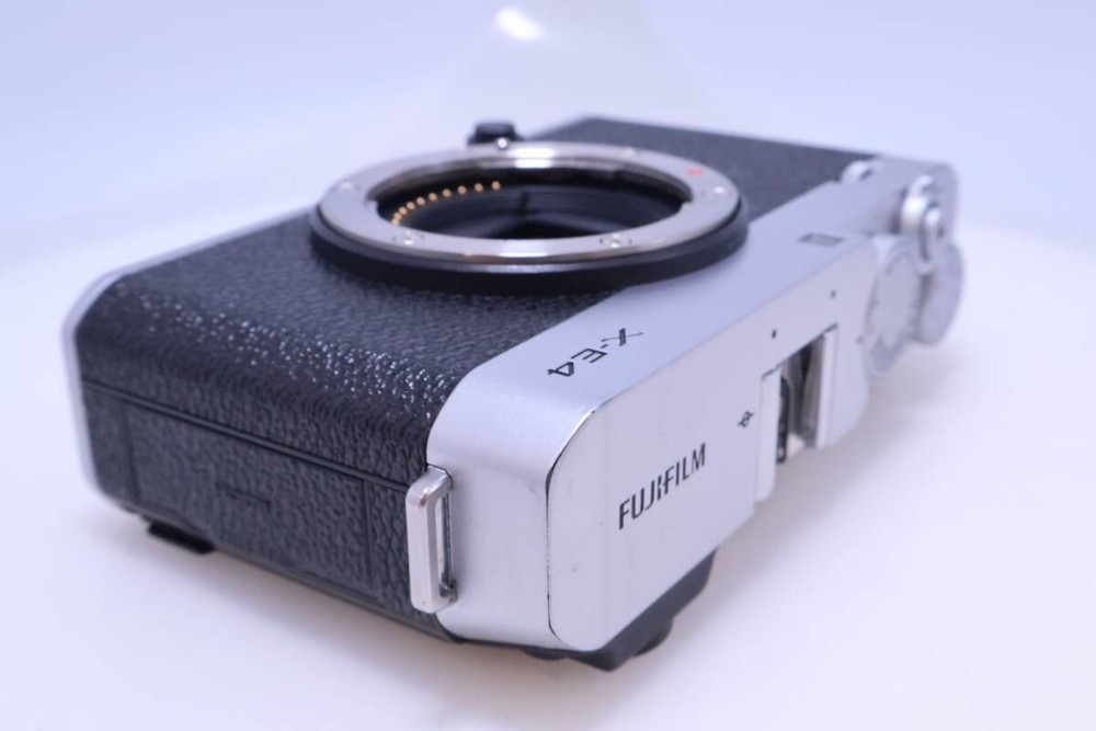 FUJIFILM X-E4 Body Silver 400585
