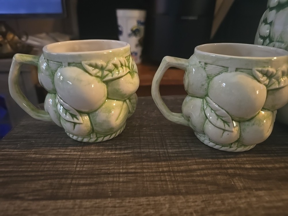 Pitcher & 4 cups, Green And White