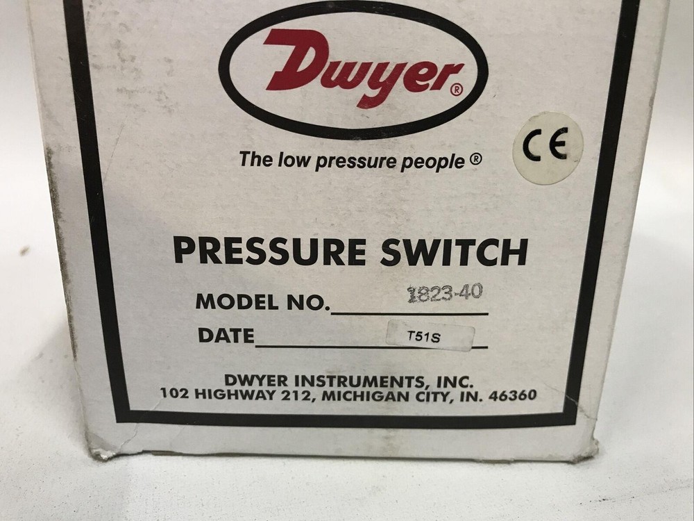 DWYER 1823-40 Diaphragm Vertical Pressure Switch