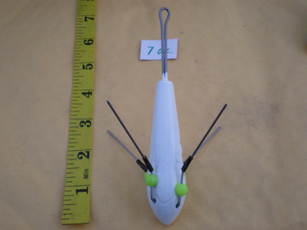6 PCS. SPUTNIK STYLE SINKER, SURF WEIGHT, MUD WEIGHT, CLAW SINKER 7 OZ. WHITE