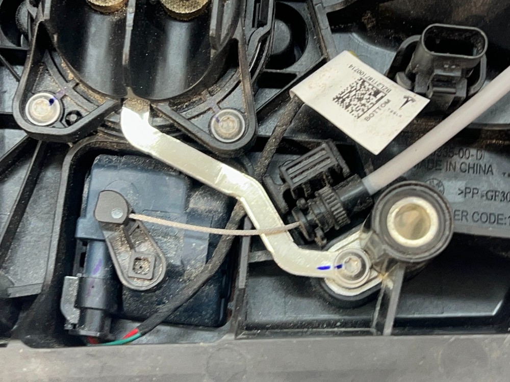 2017-2024 Tesla Model 3/Y Charge Port Inlet Socket OEM