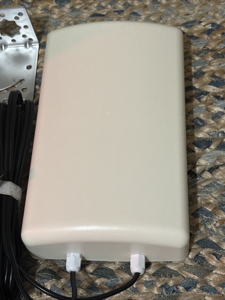 MIMO 2x2 Panel Cellular Antenna Open Box