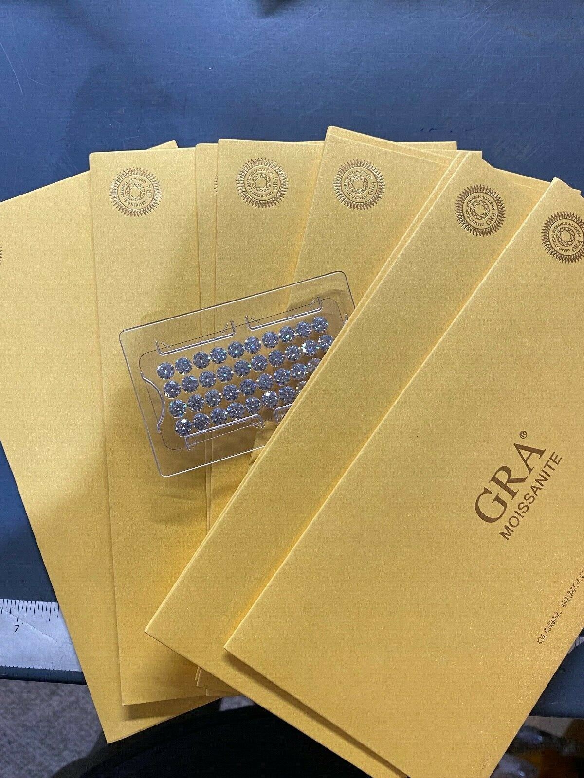 Loose Moissanite Real Gem Stone W. GRA Certificate 3-12mm 0.1-6ct VVS1 D Round