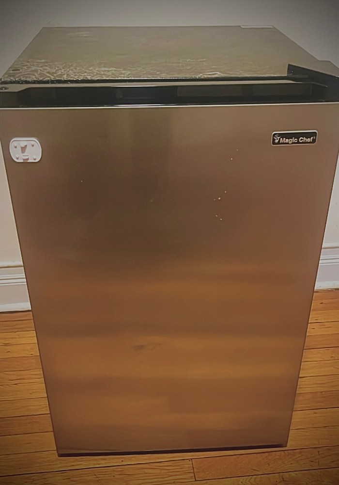 Master Chef Mini Fridge - Good Condition , barely used (open box)
