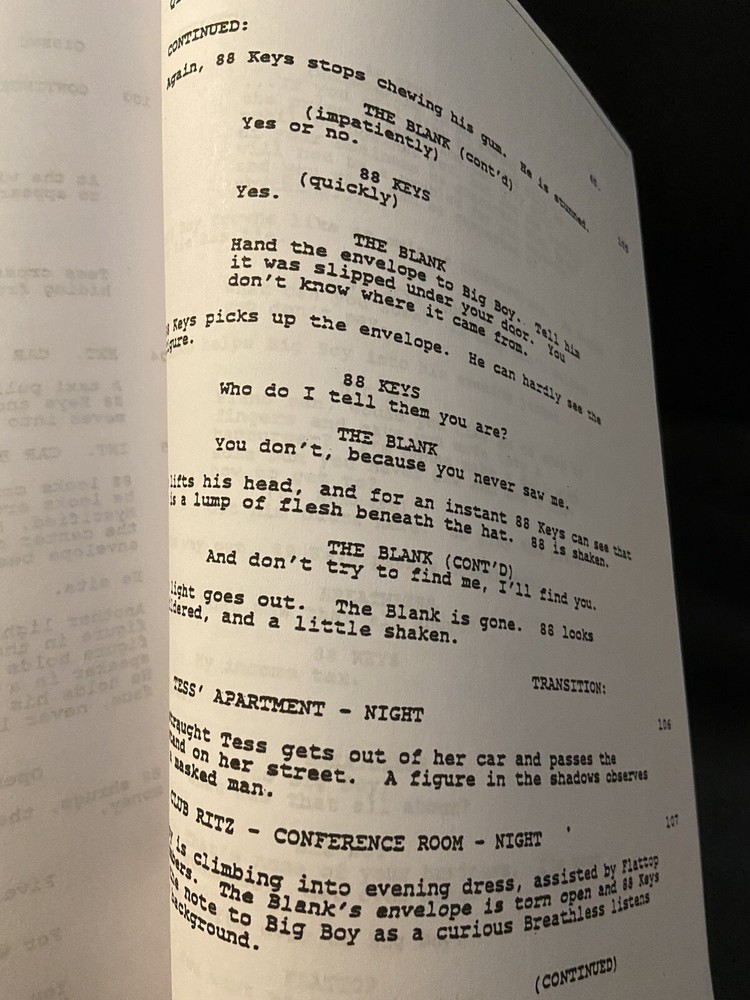 Walt Disney Studios DICK TRACY (1990) SCREENPLAY Warren Beatty RARE SCRIPT Book