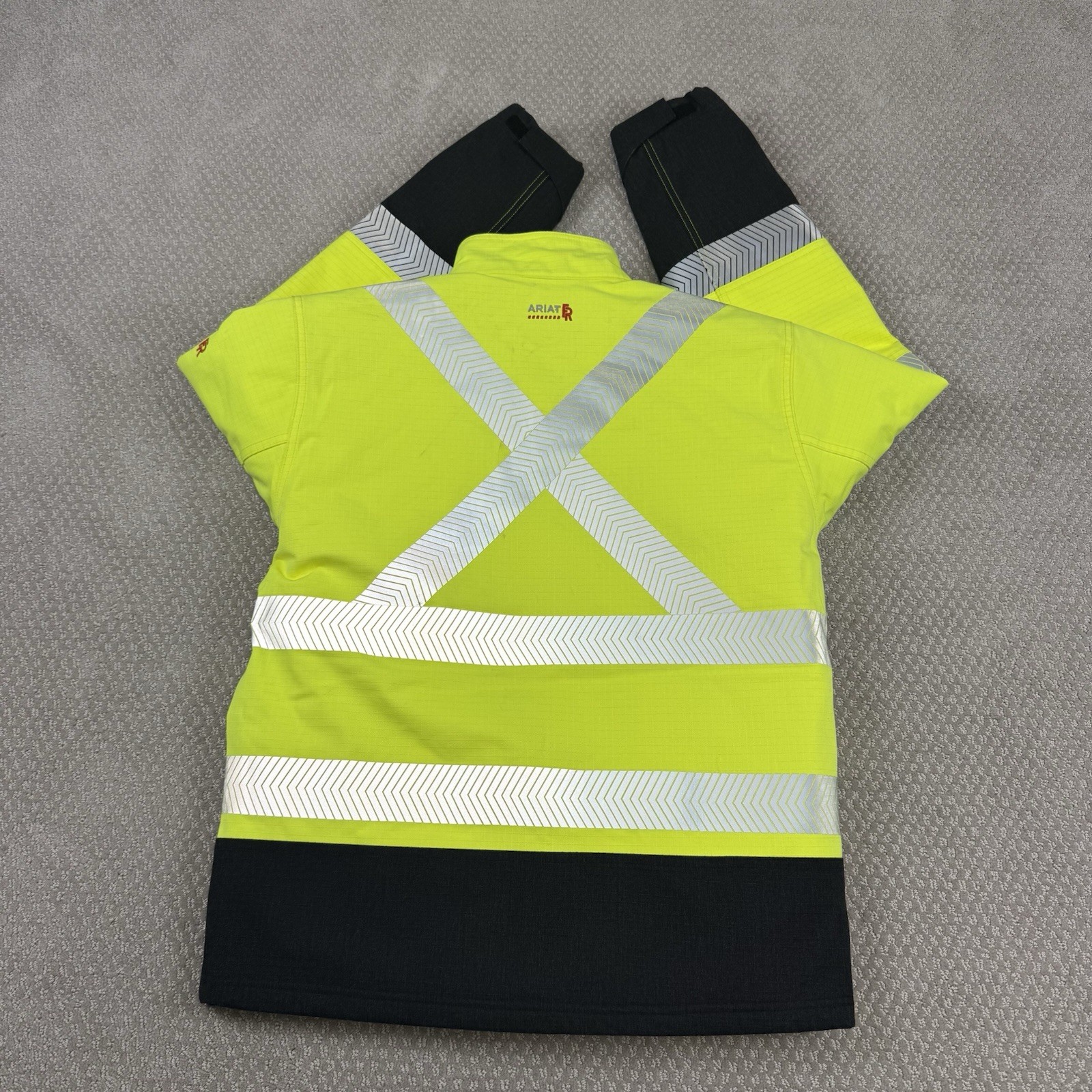 Ariat FR Men’s CAT4 Insulated High Vis Jacket Sz Medium Work Safety Full Zip