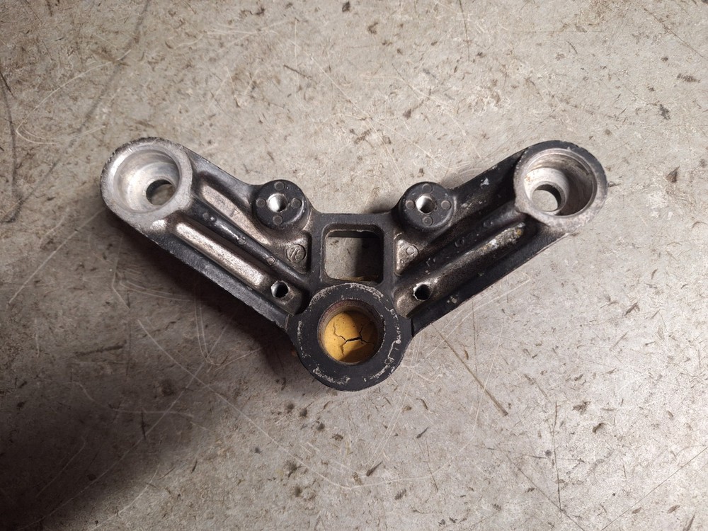 Yamaha YB100 - Top Fork Yoke Mount Bracket