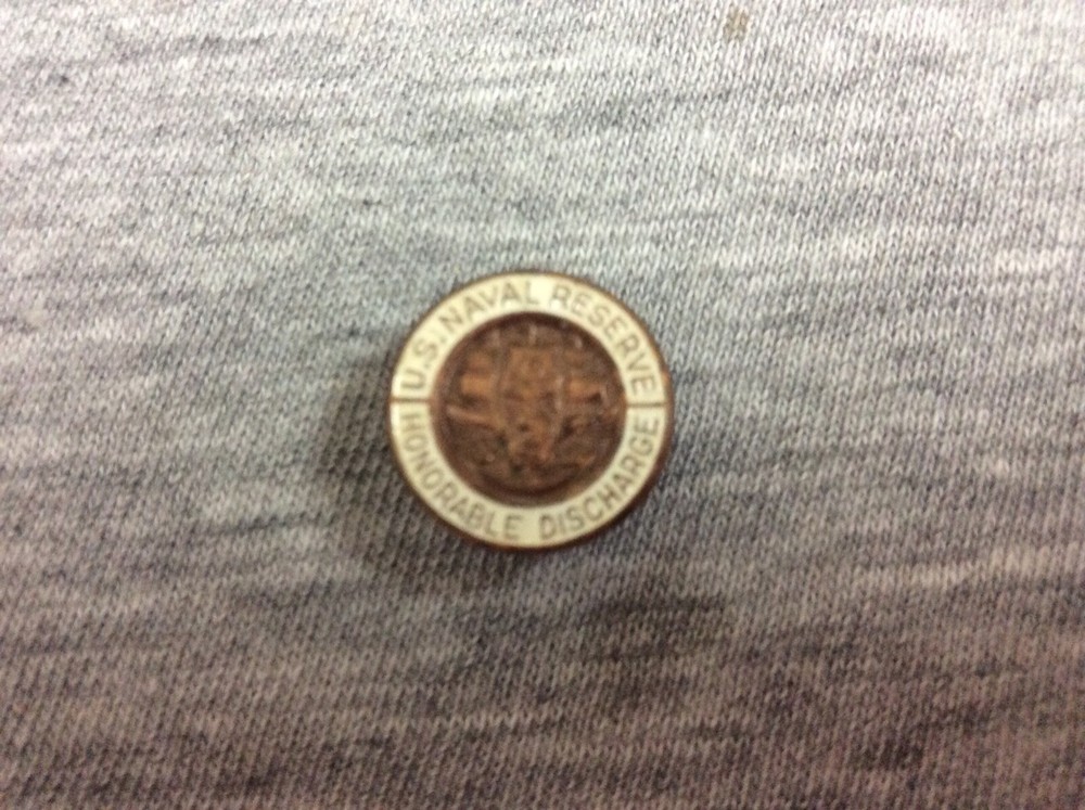 Vintage US Naval Reserve Honorable Discharge Collar Button