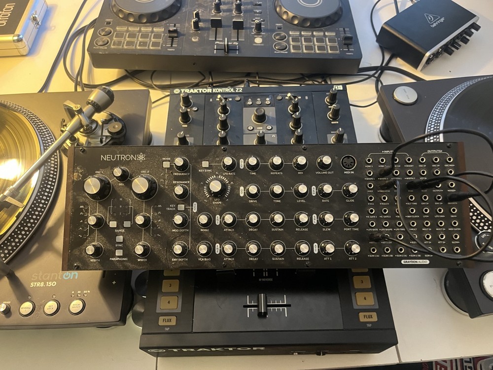 Behringer Neutron Semi-Modular Synth – Fully Working – All Cables Included