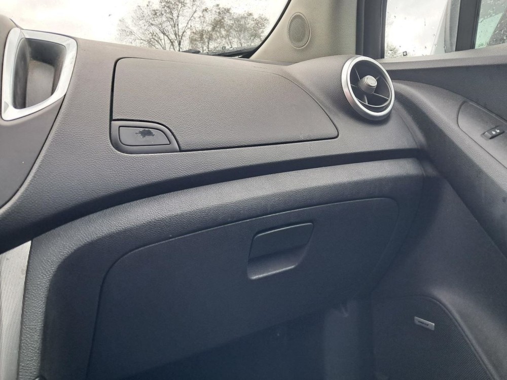 TRAX      2015 Glove Box 4845417