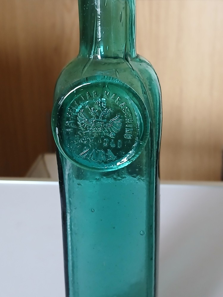 Old Gass Zara Seal Bottle