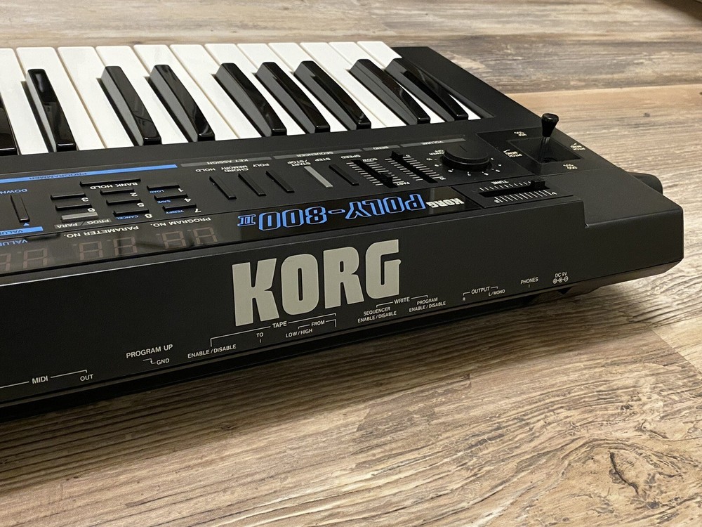 Korg Poly-800 II Additive Square Waveform Polyphonic Synthesizer 49 Keys Clean