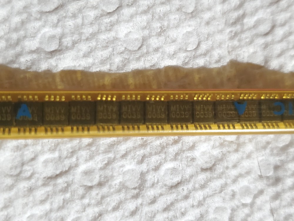 Maxim MAX8860EUA30 IC - Low-Dropout, 300mA Linear Regulator