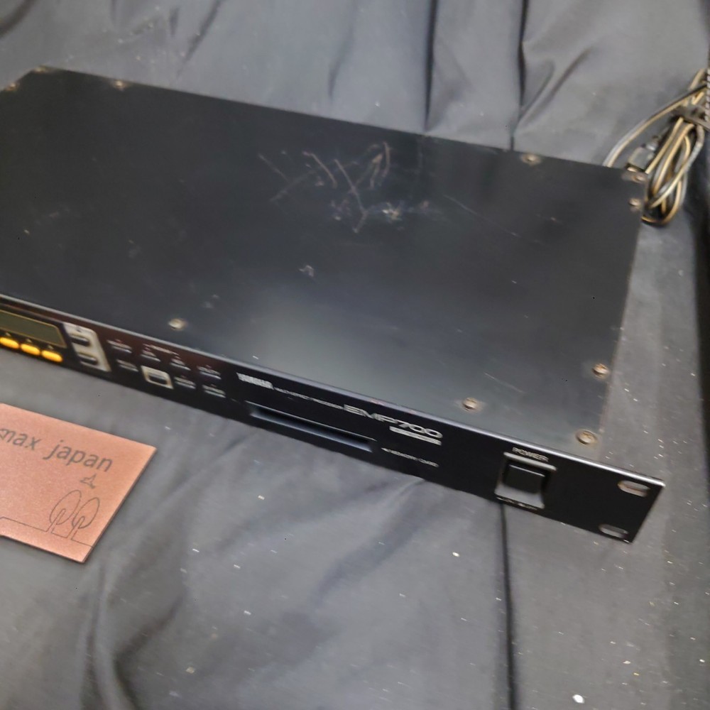 Yamaha EMP700 Rack Multi Effects Processor Guitar Reverb Delay Full function