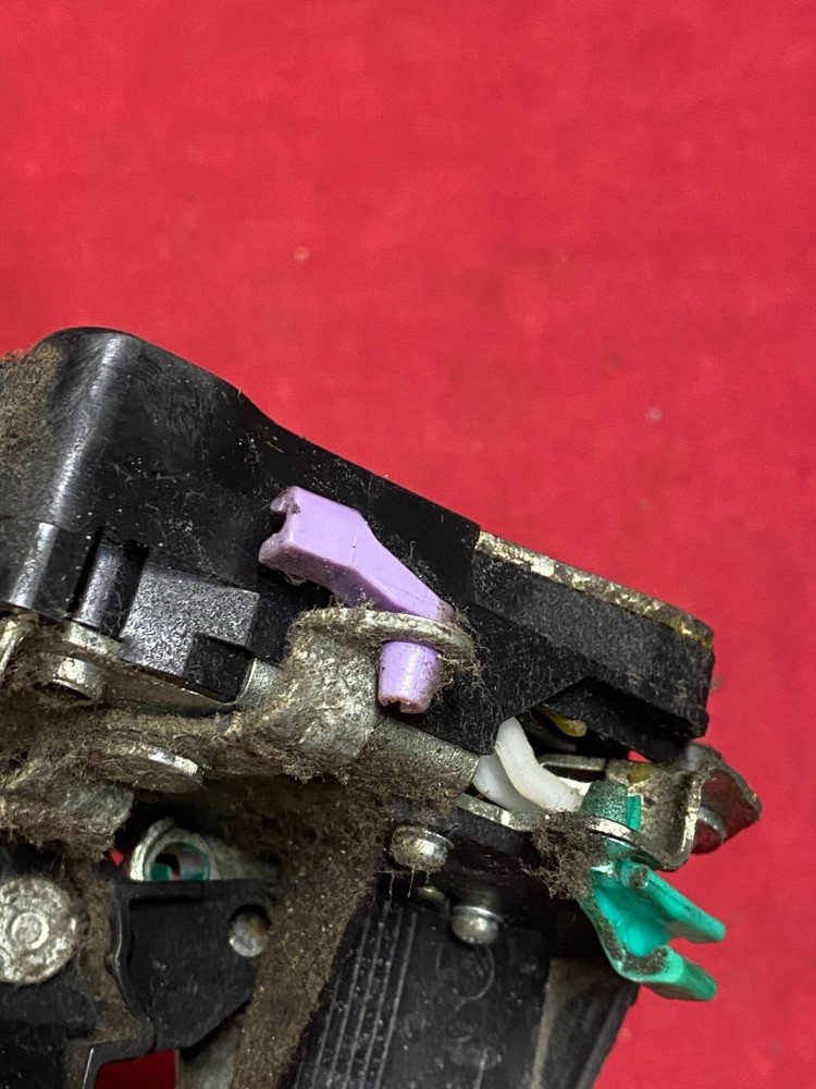 2012 FREIGHTLINER DRIVERS Side Door Latch GECOM LEFT