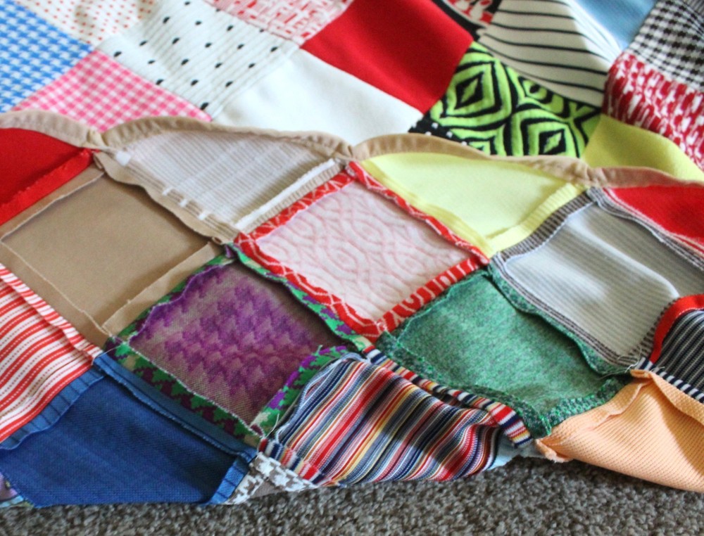 HANDMADE PATCHWORK MULTICOLOR POLYESTER SCALLOPED EDGE 88 X 108 QUILT TOP ONLY