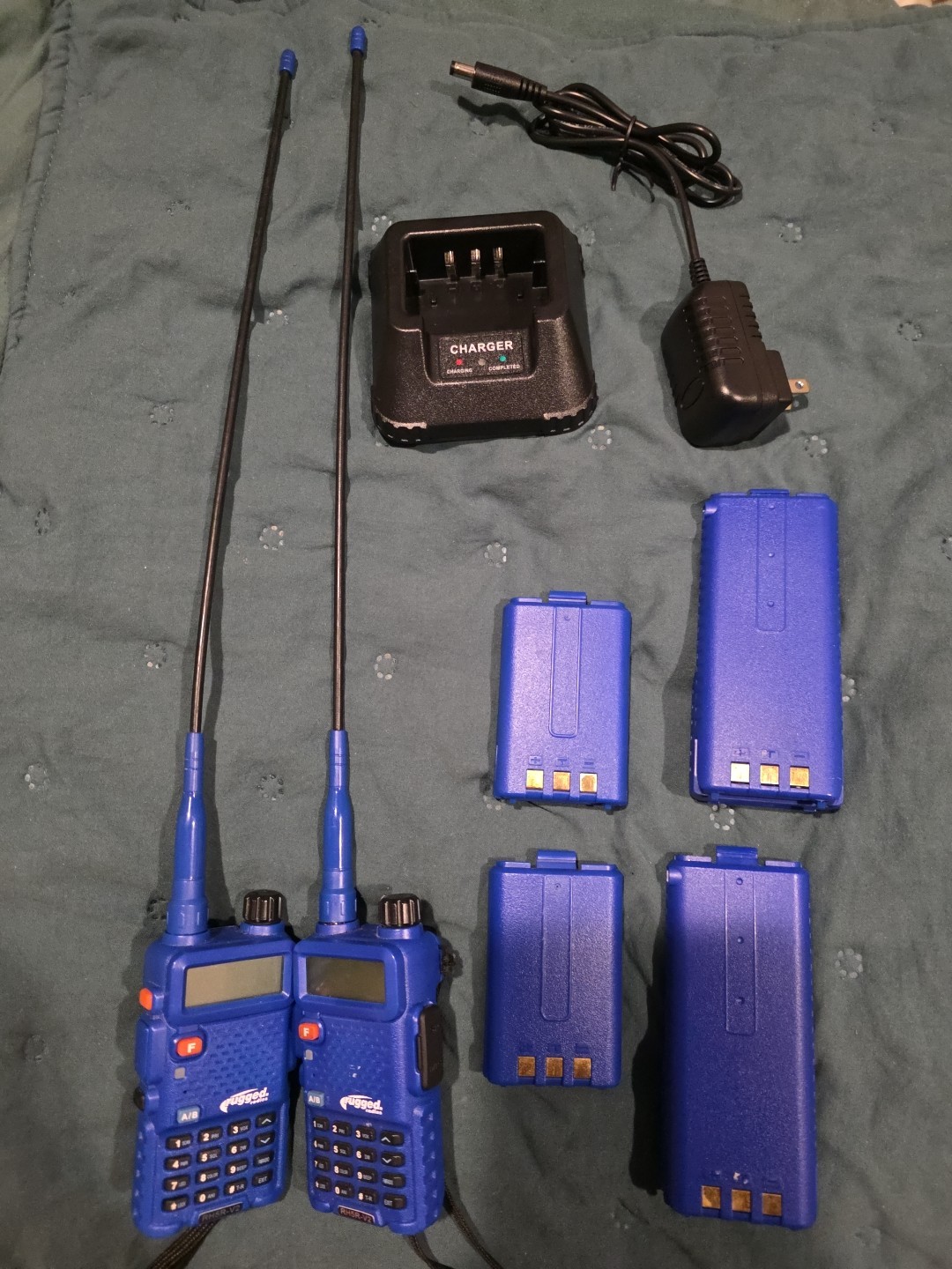 2 Rugged Radios, 4 Batteries, Long Range Communication Antennas, Charger RH5R-V2