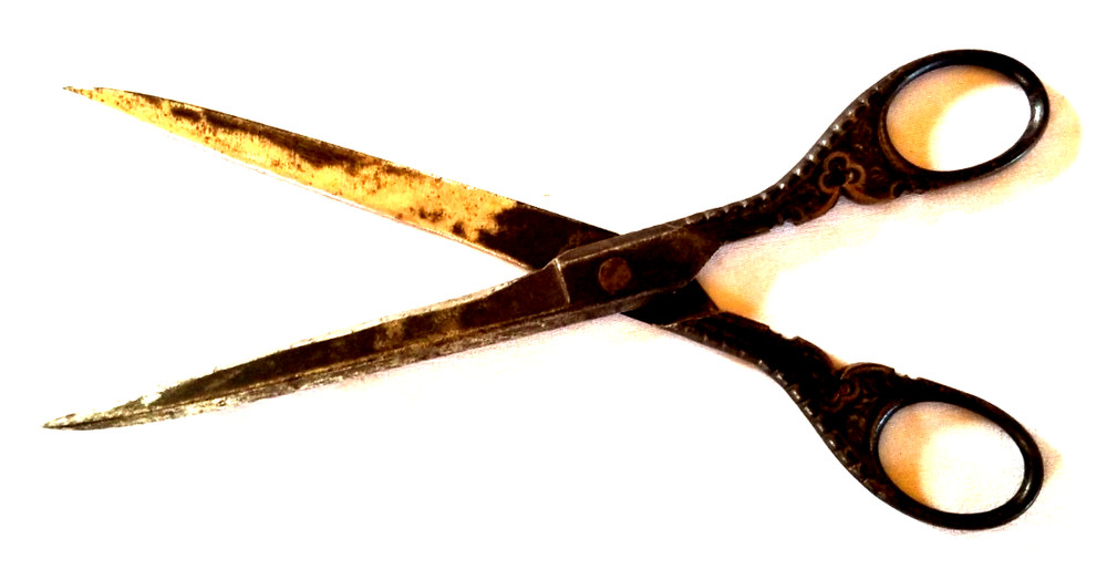 Antique VTG 9.25" Ornate Handle Victorian Scrollwork Shears Sewing Scissors READ