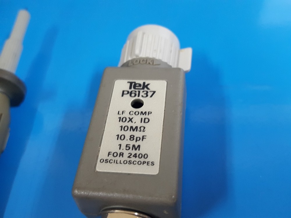 Tektronix_P6137: Passive Voltage Probe - 11