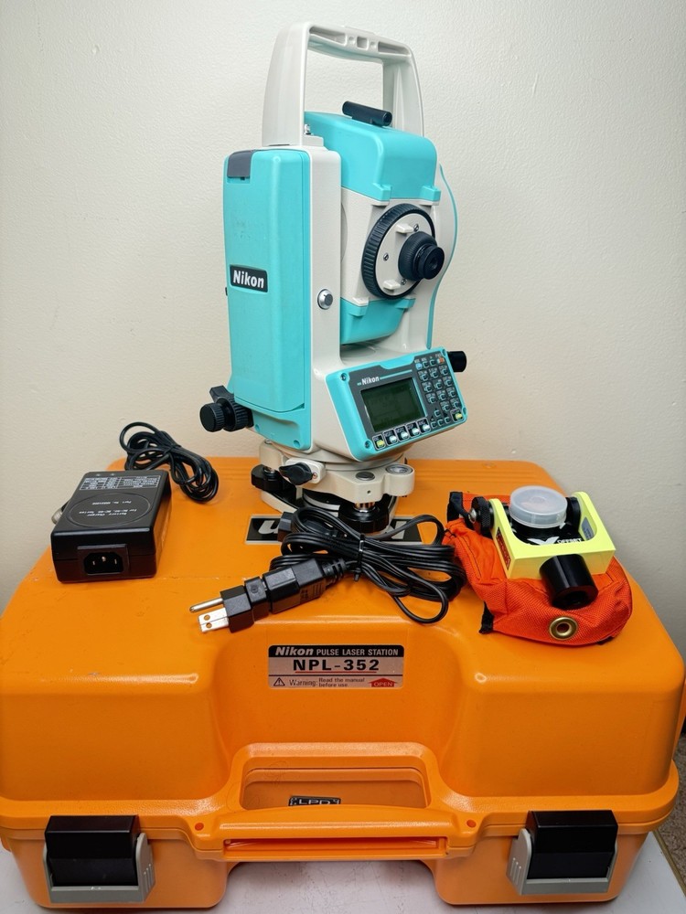 Nikon NPL- 352 Total Station