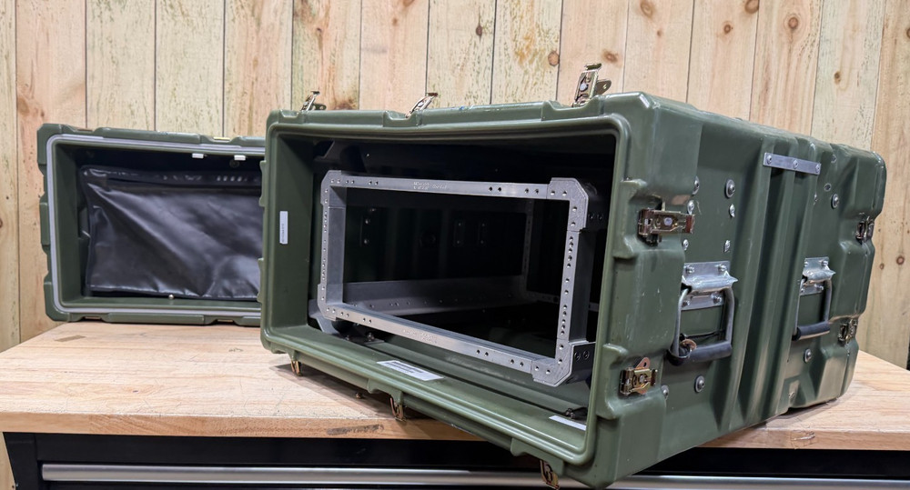 Hardigg Server Rack Rackmount 19x24" 4U Rack Waterproof Storage Case W/ Rack