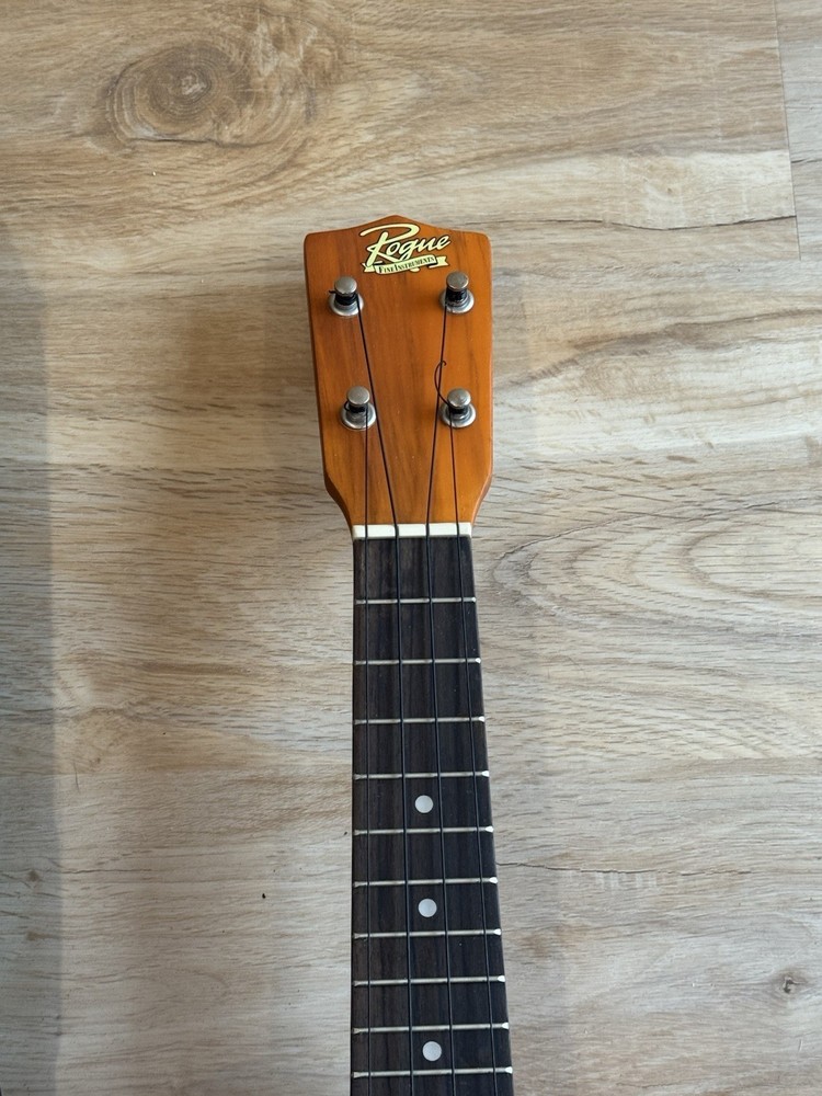 Rogue Fine Instruments RU12 Standard Soprano Ukulele W/ Case 4 String 20”