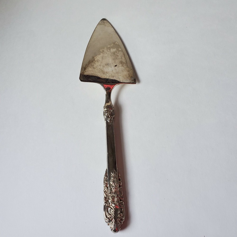 Lot 1 International Deep Silver Delicato Pattern Pastry Pie Server & 1 Godinger