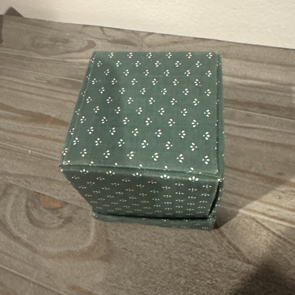 Singer Sewing Kit Foldable Cube With Scissors New
