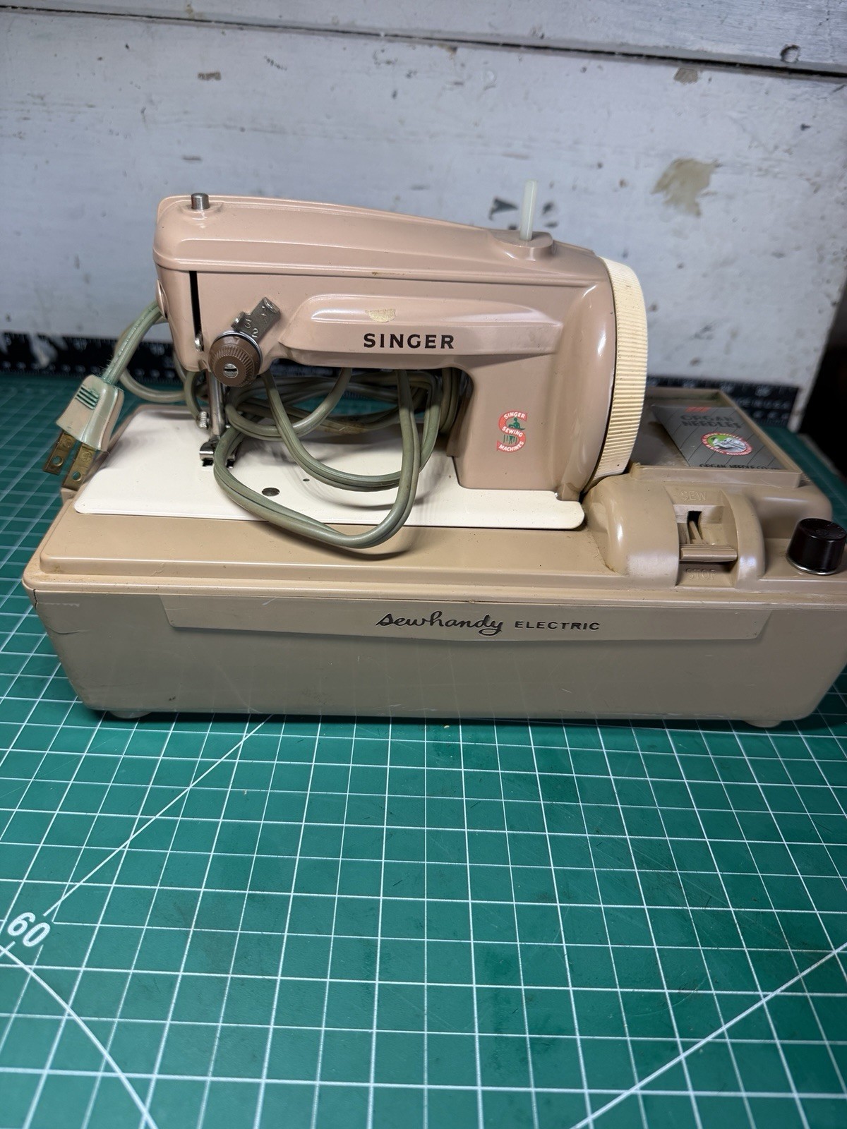 Singer 50D Kids Sewing Machine Read Description