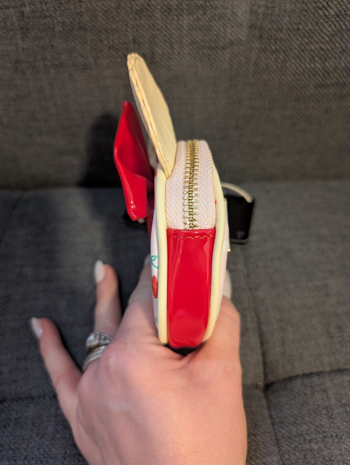 Loungefly Disney Minnie Mouse Cherry Pie Coin Purse Zip Around Pouch With Strap