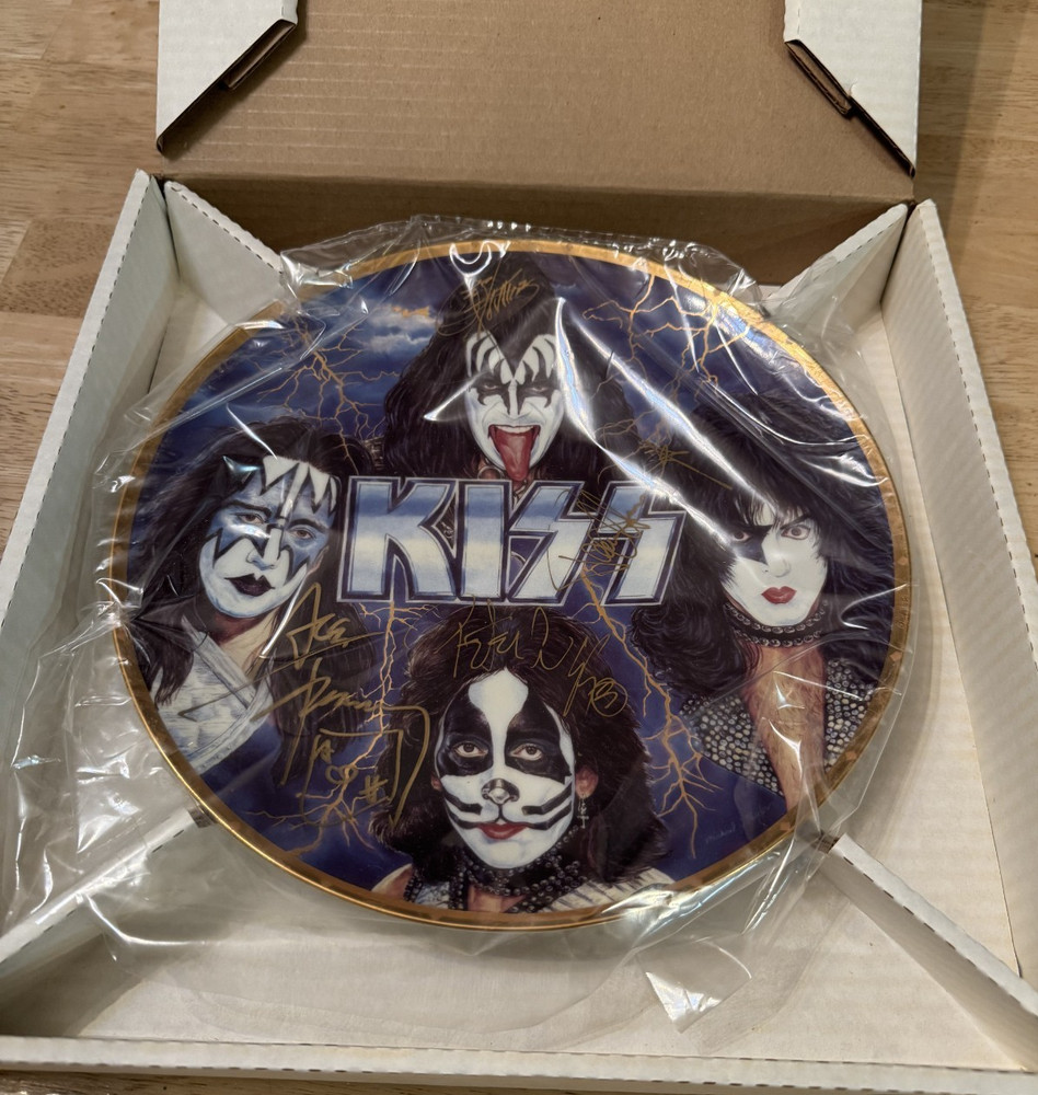 KISS ORIGINAL MEMBERS (PAUL, GENE, PETER, ACE) 1997 GARTLAN SIGNED PLATE A/P (B)