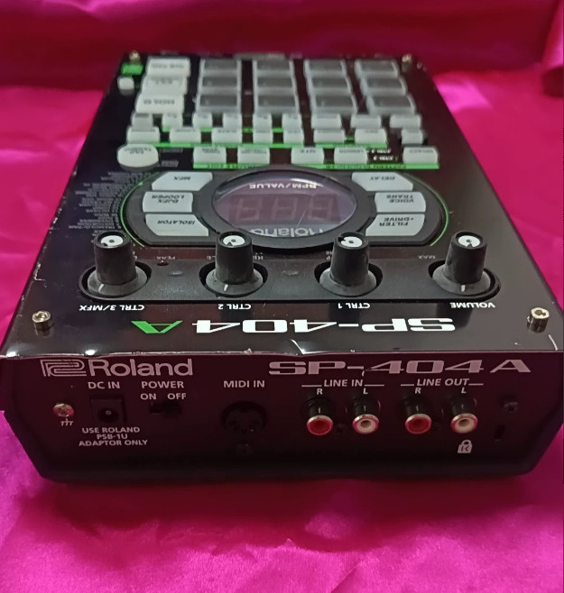 1pcs Roland SP-404A Sampler