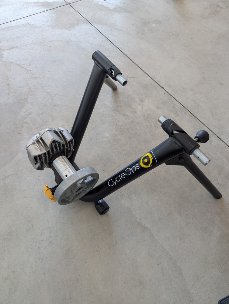 CycleOps Fluid2 Indoor Trainer with front wheel adjustable stand