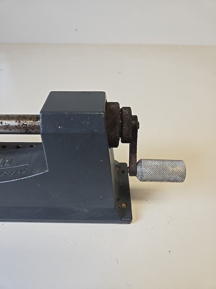 lyman universal case trimmer (Functional Poor Condition)