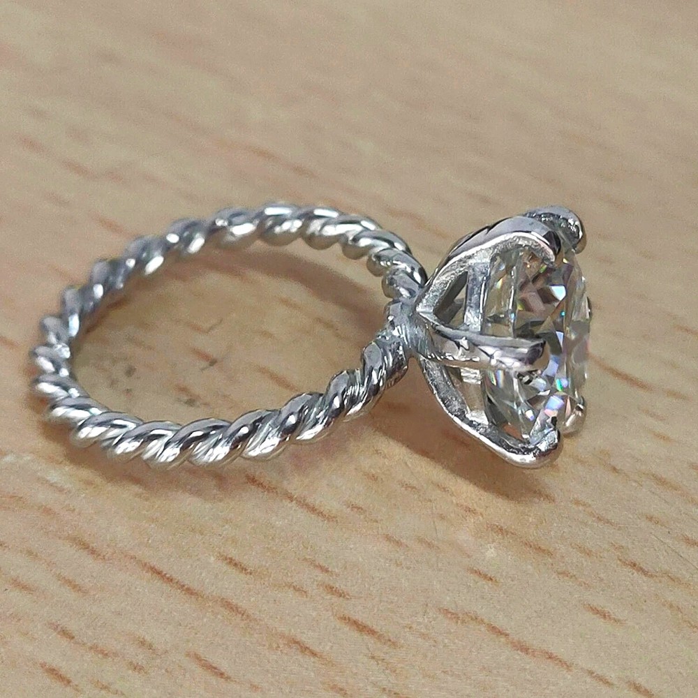 2.50Ct Certified White Diamond Solitaire Ring - Tariff Free