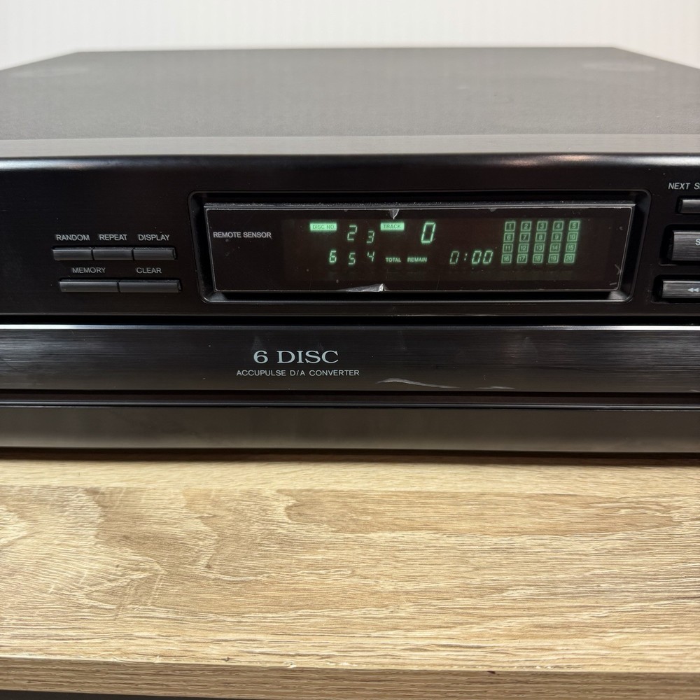 Onkyo 6 Disc Compact Disc Player Model DX-C206 MOSTLY WORKING PLEASE READ INFO