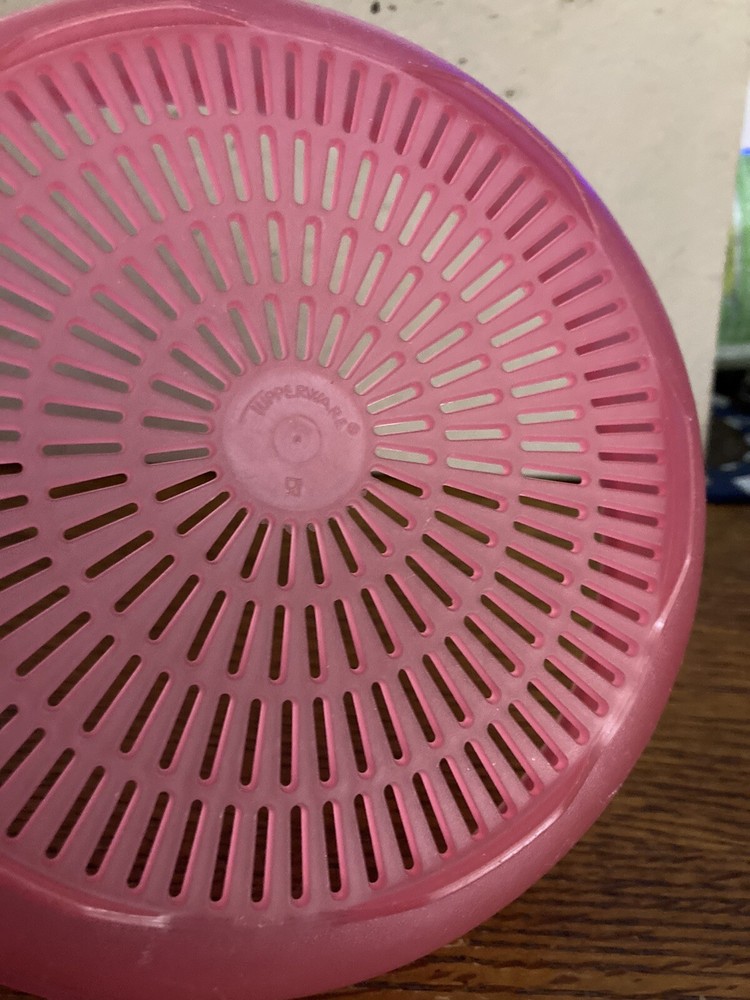 Tupperware pink mini steamer/strainer/colander 1830
