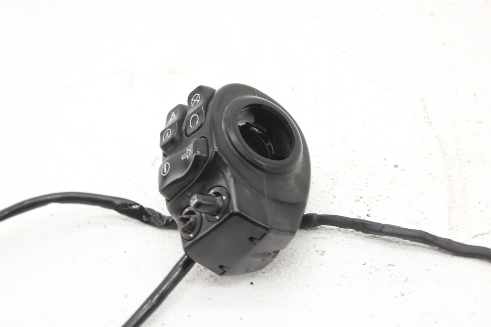 2014-2017 Harley Davidson Electra Ultra Limited Right Control Switch Pack