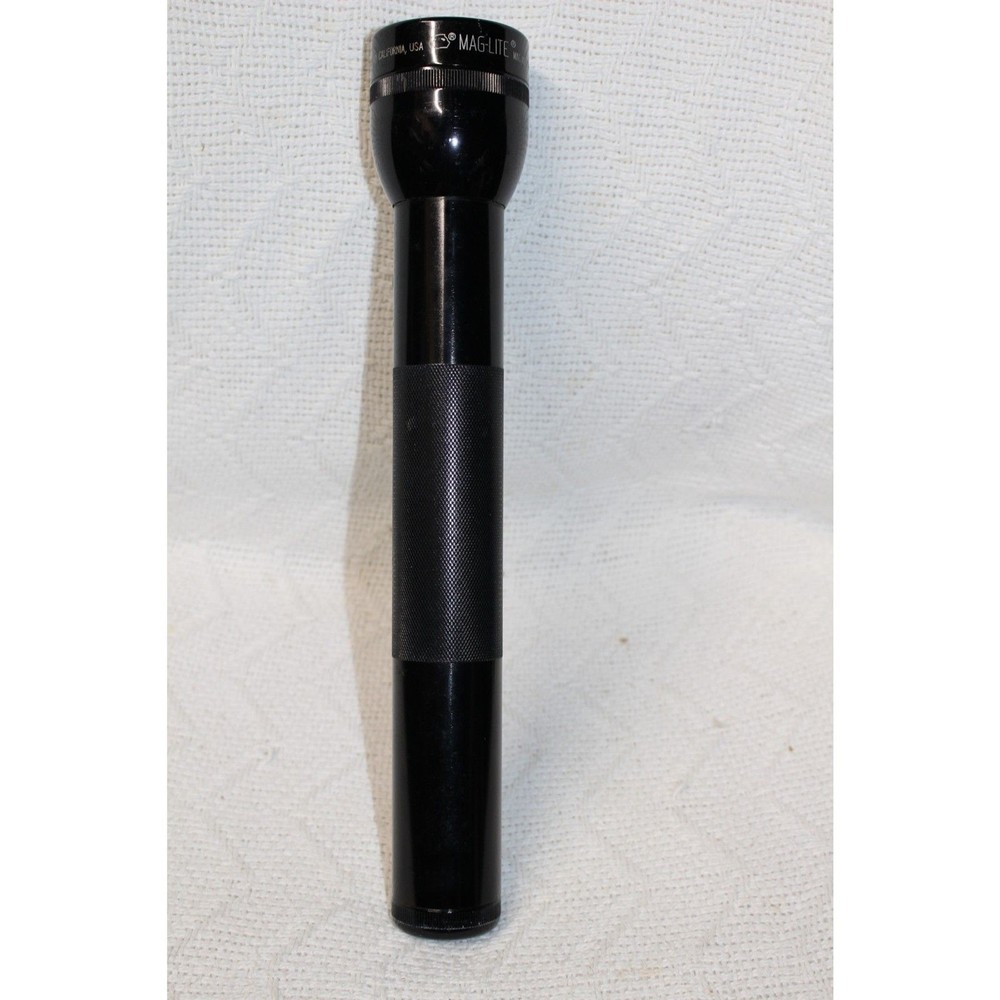 Vintage 12" Mag Lite Black Flashlight (Pre-Owned)