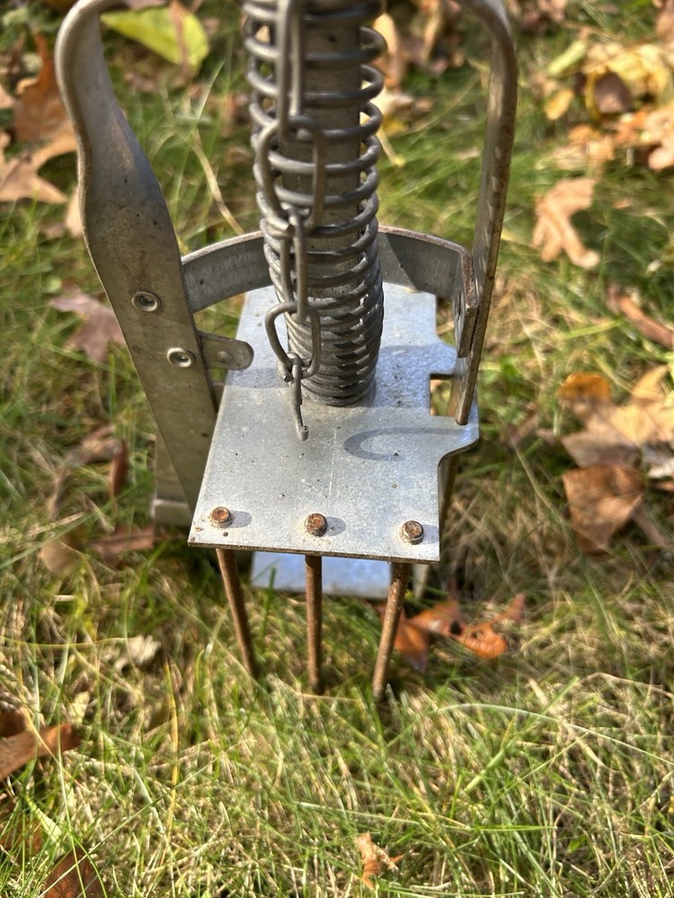 Victor Plunger Mole Traps