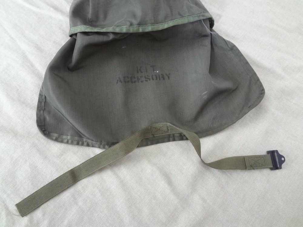 Army Surplus Military Issue Accesory Kit Bag Tri-compartnement Medium
