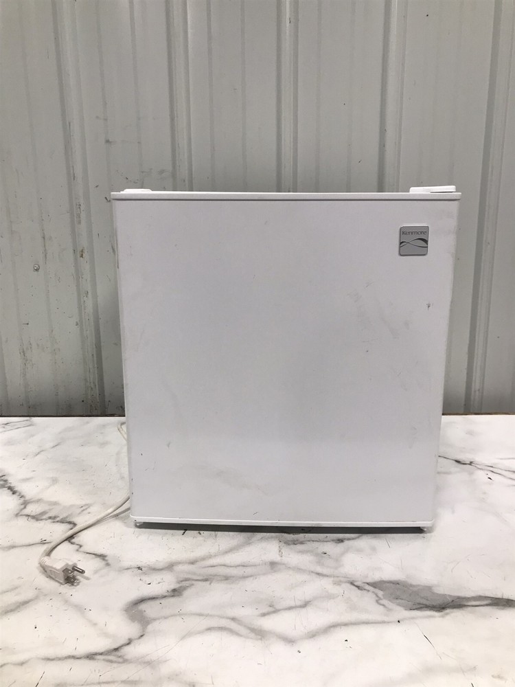 Kenmore mini fridge refrigerator