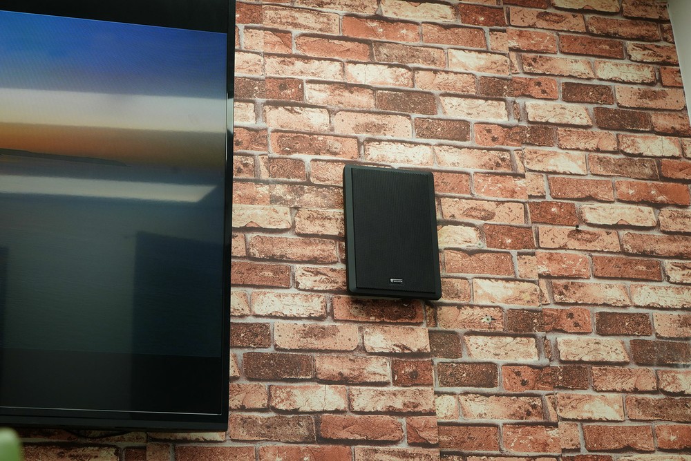 Technical Pro MM2000BT Bluetooth Karaoke Machine System+(2) 5.25" Wall Speakers