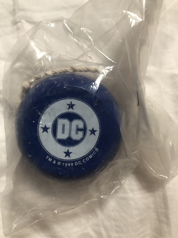 Unopened Promotional DC Comics  Yo-Yo With String Blue