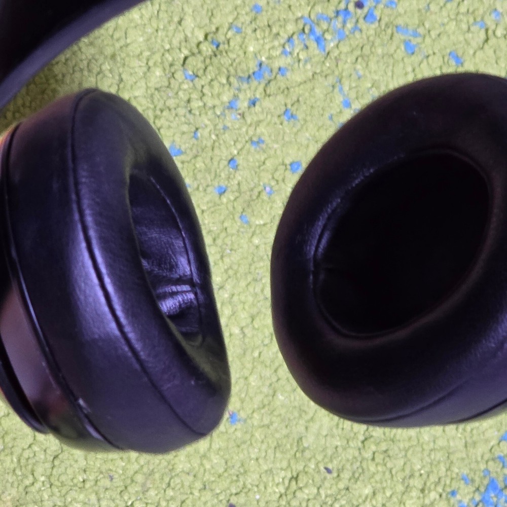 Wireless Noise-Canceling Beats Studio3 Bluetooth Headphones - READ