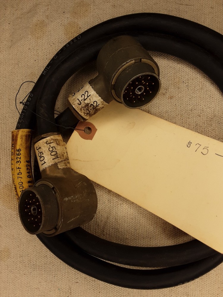 Radio CX-4723/VRC 4 ft CABLE