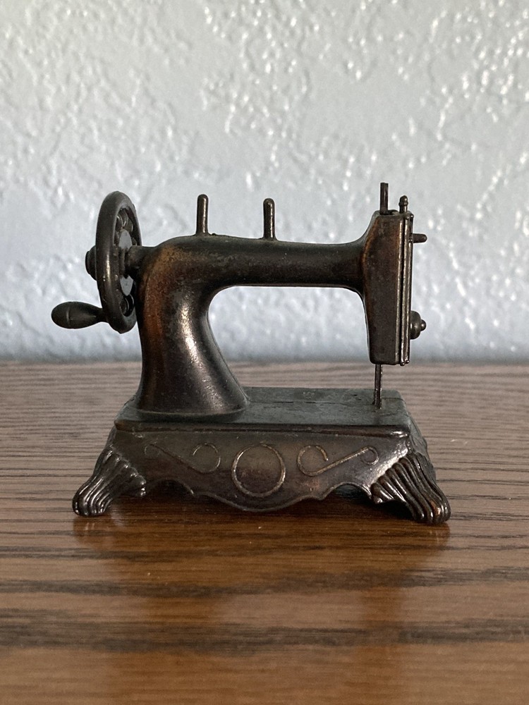 Vintage Sewing Machine Pencil Sharpener