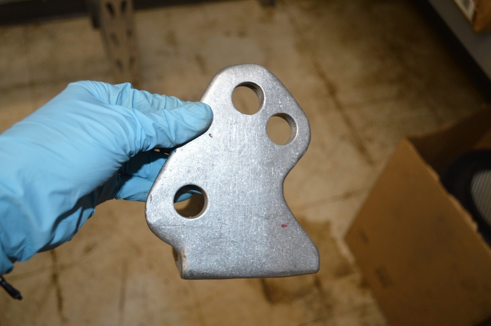 Blaylock TL-33 EZ Lock Universal Coupler Lock, no pin