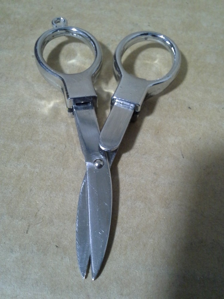 VTG. Mini Sewing Folding Scissors Pendant Sharp. Hongkong. VGC. Working