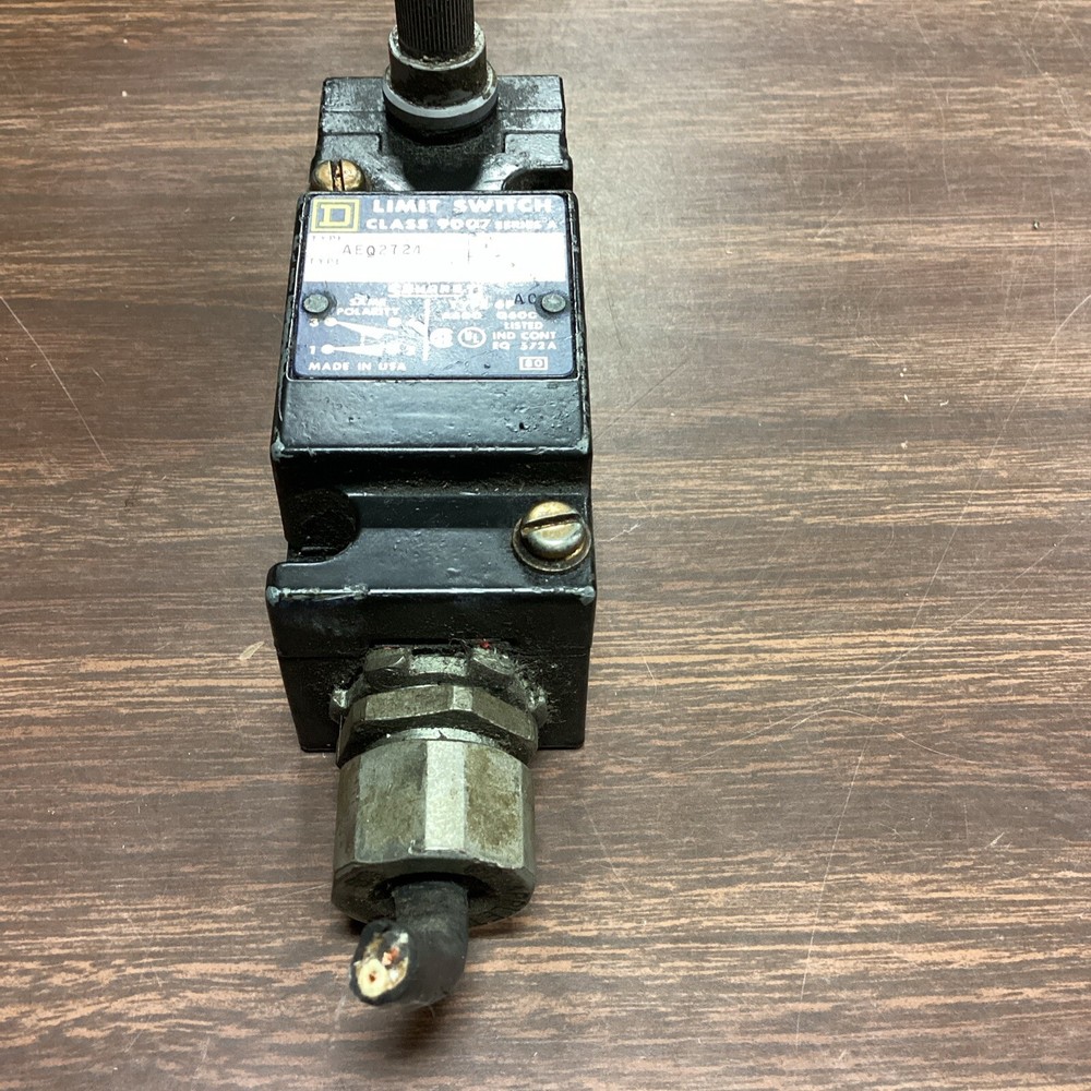 Square D AEQ2724 Limit Switch E72